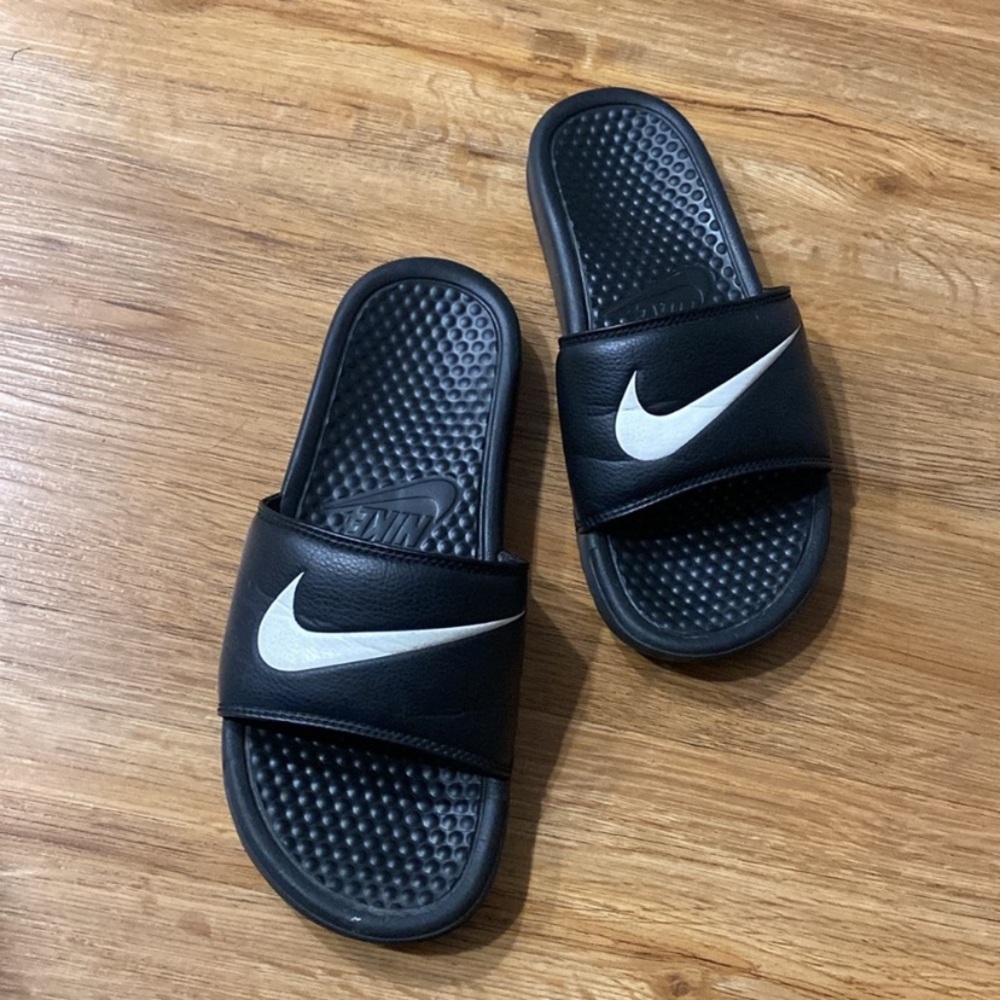 Nike slides